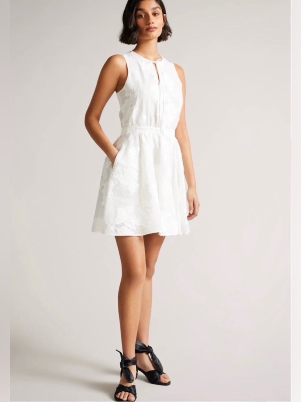 Ted Baker Maylee Fit and Flare
Jacquard White Bridal Graduation Luxury  4 or XS